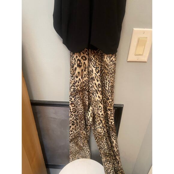 Prelude women’s black and print romper size medium - Picture 8 of 9